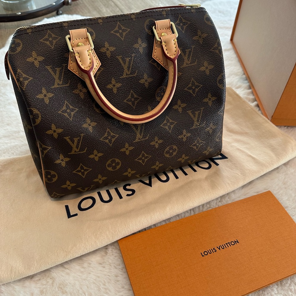 100% authentic Speedy 25 Louis Vuitton bag